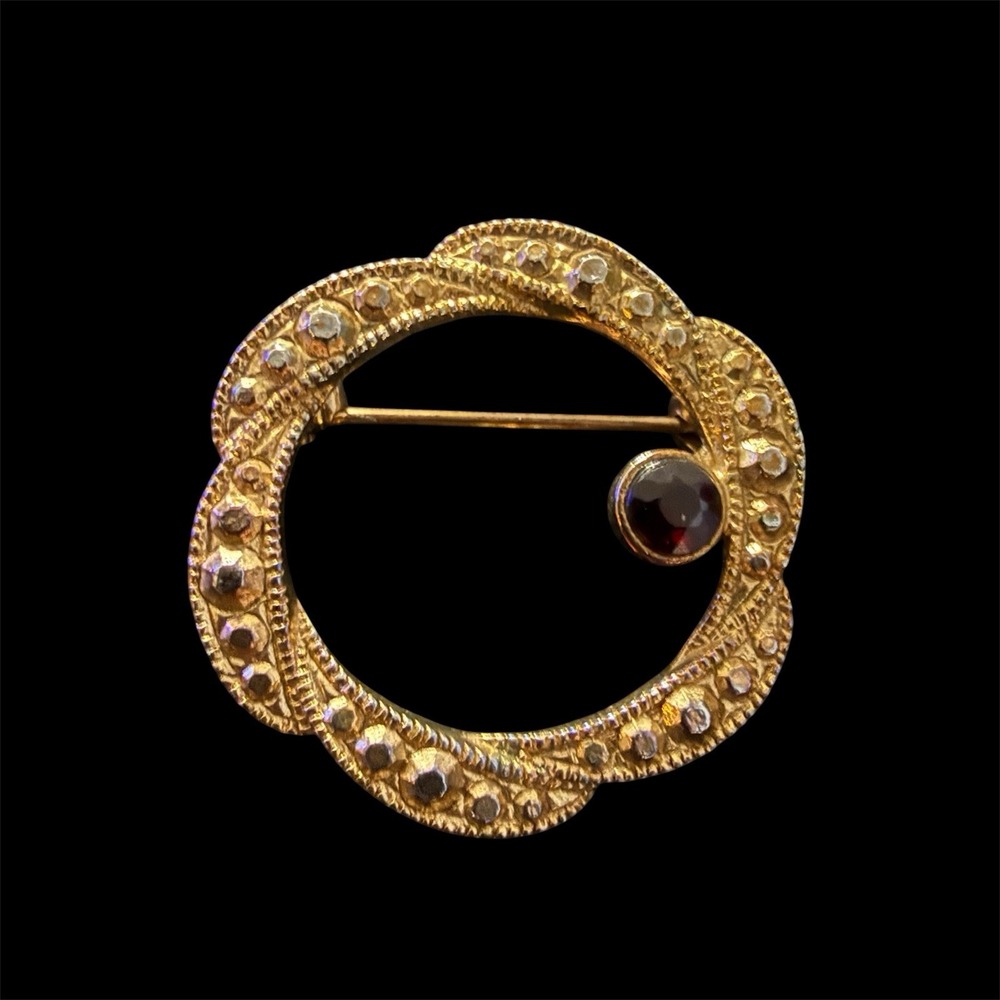 Vintage Fancy Wavy Wreath Gold Tone Metal Black Rhinestone Pin or Brooch